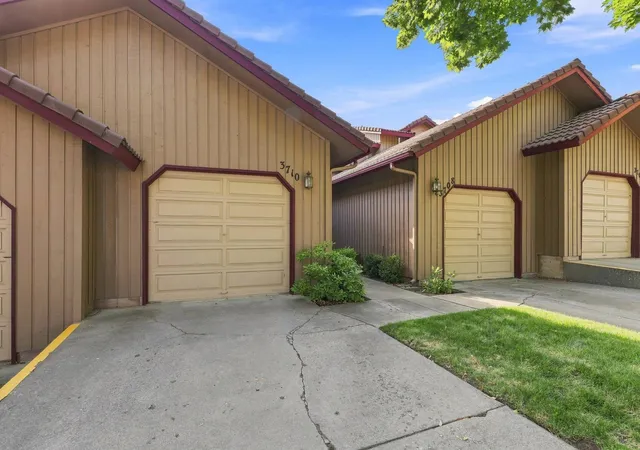 Photo 2 of Single family home for sale at 3710 S Alder Cir, Spokane, WA 99223 | MLS# 202624860 | Listing updated on 2026-10-02