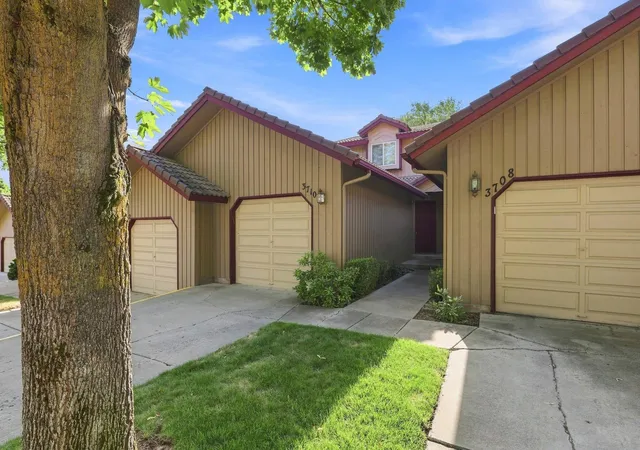 Photo 3 of Single family home for sale at 3710 S Alder Cir, Spokane, WA 99223 | MLS# 202624860 | Listing updated on 2026-10-02