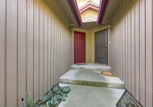 Photo 4 of Single family home for sale at 3710 S Alder Cir, Spokane, WA 99223 | MLS# 202624860 | Listing updated on 2026-10-02