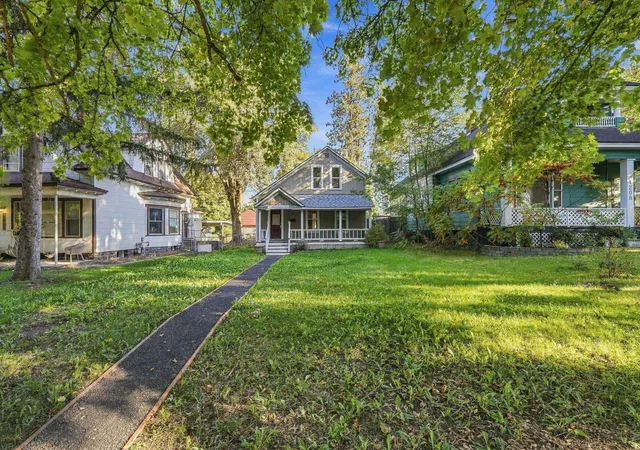 Photo 3 of Single family home for sale at 1212 W 14th Avenue, Spokane, WA 99204 | MLS# 202624863 | Listing updated on 2026-10-02