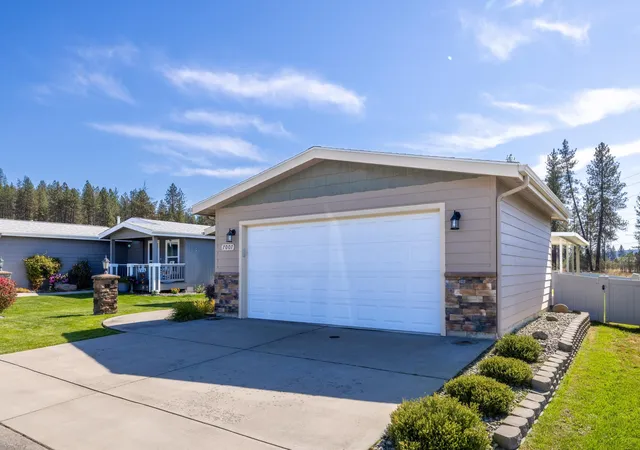 Photo 2 of Manufactured home for sale at 7007 Jimmy Ln, Nine Mile Falls, WA 99026 | MLS# 202624866 | Listing updated on 2026-10-02