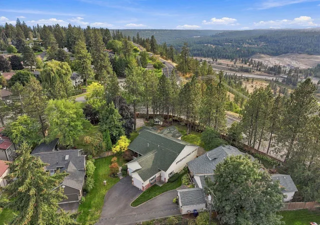Photo 3 of Sale Pending at 2821 S High Dr, Spokane, WA 99203 | MLS# 202624881 | Listing updated on 2026-10-09