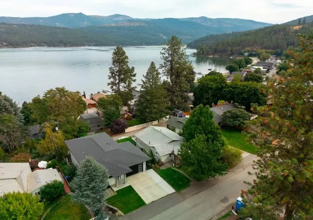 Photo 2 of Single family home for sale at 1011 S Wright Blvd, Liberty Lake, WA 99019 | MLS# 202624883 | Listing updated on 2026-10-02
