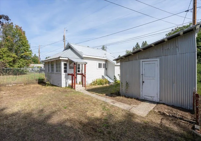 Photo 2 of Single family home for sale at 724 W 2nd Street, Newport, WA 99156 | MLS# 202624900 | Listing updated on 2026-09-26