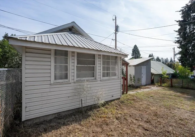 Photo 3 of Single family home for sale at 724 W 2nd Street, Newport, WA 99156 | MLS# 202624900 | Listing updated on 2026-09-26