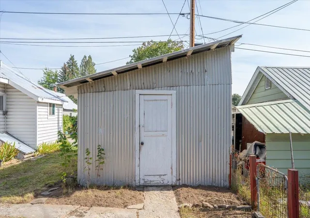 Photo 4 of Single family home for sale at 724 W 2nd Street, Newport, WA 99156 | MLS# 202624900 | Listing updated on 2026-09-26