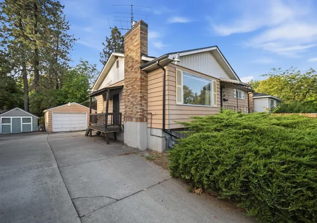 Photo 2 of Single family home for sale at 307 W 15th Street, Spokane, WA 99203 | MLS# 202624902 | Listing updated on 2026-10-03