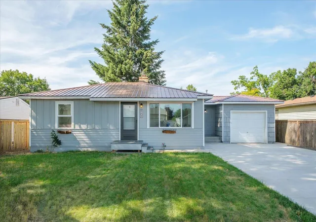 Photo 3 of Sale Pending at 8209 E Indiana Ave, Spokane Valley, WA 99212 | MLS# 202624906 | Listing updated on 2026-10-03