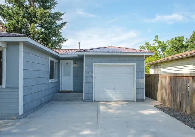 Photo 4 of Sale Pending at 8209 E Indiana Ave, Spokane Valley, WA 99212 | MLS# 202624906 | Listing updated on 2026-10-03