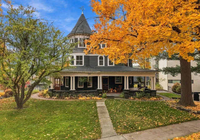 Photo 2 of Single family home for sale at 364 S Coeur D'alene St, Spokane, WA 99201 | MLS# 202624907 | Listing updated on 2026-10-28