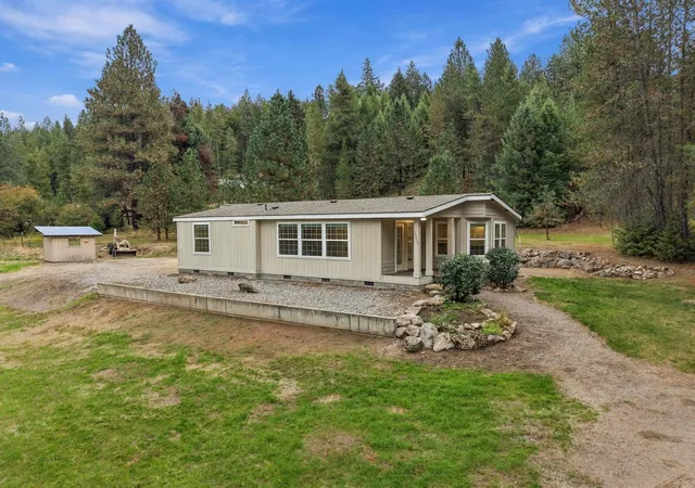 Manufactured home for sale at 39208 N Elk Chattaroy Rd, Elk, WA 99009 | MLS# 202624914