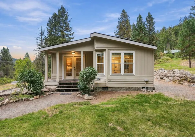 Photo 3 of Manufactured home for sale at 39208 N Elk Chattaroy Rd, Elk, WA 99009 | MLS# 202624914 | Listing updated on 2026-10-03