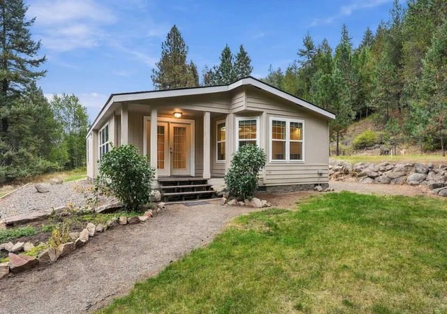 Photo 3 of Manufactured home for sale at 39208 N Elk Chattaroy Rd, Elk, WA 99009 | MLS# 202624914 | Listing updated on 2026-10-03