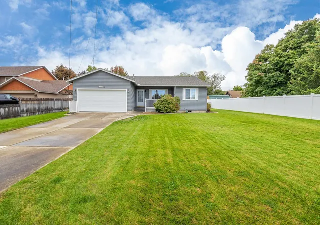 Photo 2 of Single family home for sale at 1113 S Adams Rd, Spokane Valley, WA 99037 | MLS# 202624915 | Listing updated on 2026-10-09