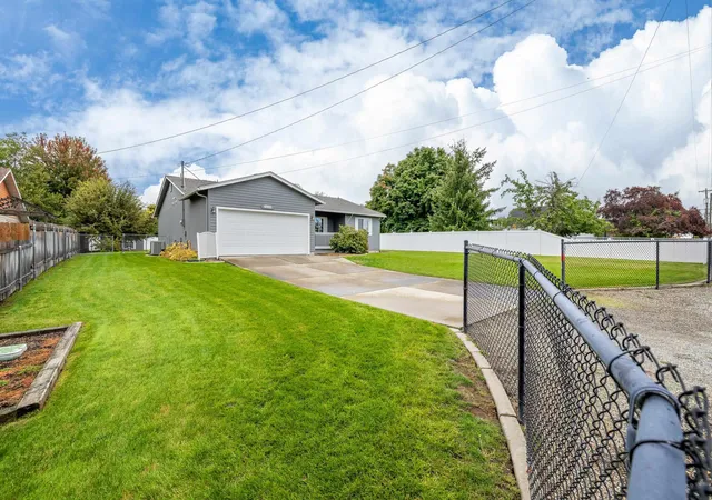 Photo 3 of Single family home for sale at 1113 S Adams Rd, Spokane Valley, WA 99037 | MLS# 202624915 | Listing updated on 2026-10-09
