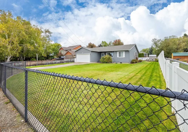 Photo 3 of Single family home for sale at 1113 S Adams Rd, Spokane Valley, WA 99037 | MLS# 202624915 | Listing updated on 2026-10-09