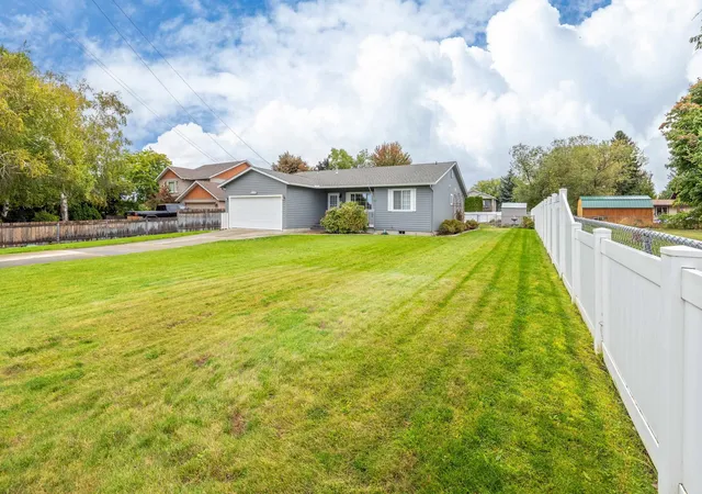 Photo 4 of Single family home for sale at 1113 S Adams Rd, Spokane Valley, WA 99037 | MLS# 202624915 | Listing updated on 2026-10-09