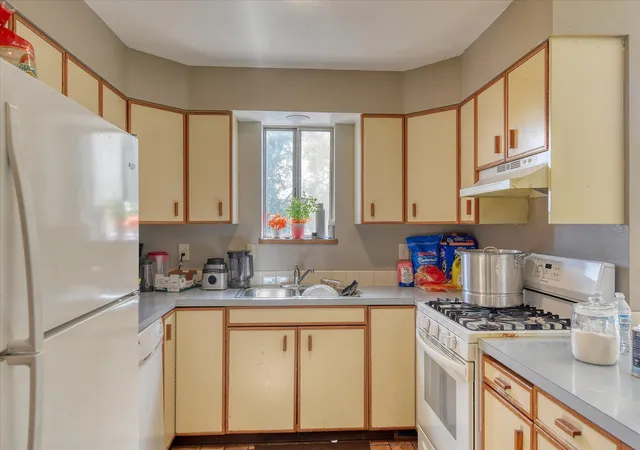 Photo 3 of Multi family home for sale at 1522 W Alice Ave, Spokane, WA 99205 | MLS# 202624921 | Listing updated on 2026-10-05