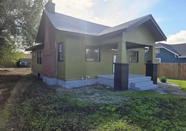 Photo 2 of Single family home for sale at 2208 E Sharp Ave, Spokane, WA 99202 | MLS# 202624923 | Listing updated on 2026-10-03