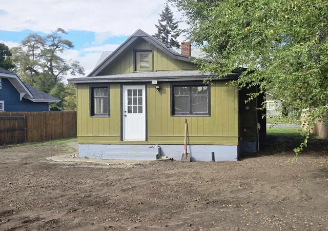 Photo 3 of Single family home for sale at 2208 E Sharp Ave, Spokane, WA 99202 | MLS# 202624923 | Listing updated on 2026-10-03