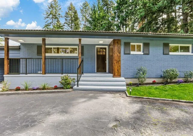 Photo 2 of Sale Pending at 1927 S Mount Vernon Dr, Spokane, WA 99223 | MLS# 202624926 | Listing updated on 2026-10-06