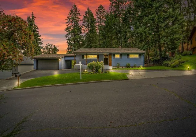Photo 3 of Sale Pending at 1927 S Mount Vernon Dr, Spokane, WA 99223 | MLS# 202624926 | Listing updated on 2026-10-06