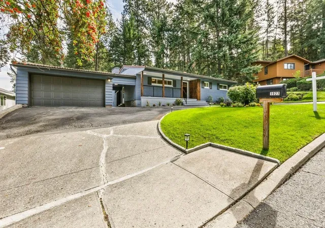 Photo 4 of Sale Pending at 1927 S Mount Vernon Dr, Spokane, WA 99223 | MLS# 202624926 | Listing updated on 2026-10-06