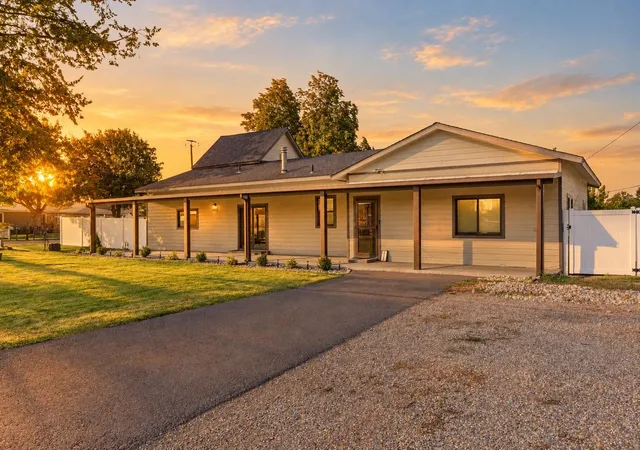 Photo 1 of Single family home for sale at 118 W Miller St, Medical Lake, WA 99022 | MLS# 202624933 | Listing updated on 2026-10-05