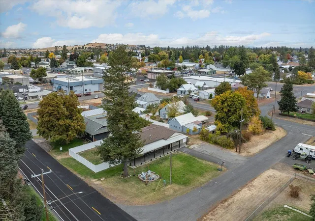 Photo 3 of Single family home for sale at 118 W Miller St, Medical Lake, WA 99022 | MLS# 202624933 | Listing updated on 2026-10-05