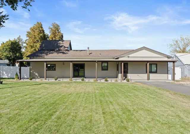 Photo 4 of Single family home for sale at 118 W Miller St, Medical Lake, WA 99022 | MLS# 202624933 | Listing updated on 2026-10-05