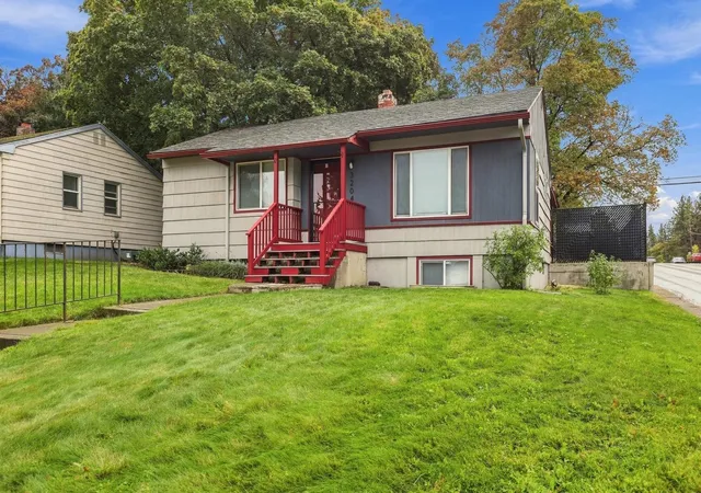 Photo 3 of Single family home for sale at 3204 E 20th Avenue, Spokane, WA 99223 | MLS# 202624935 | Listing updated on 2026-10-05