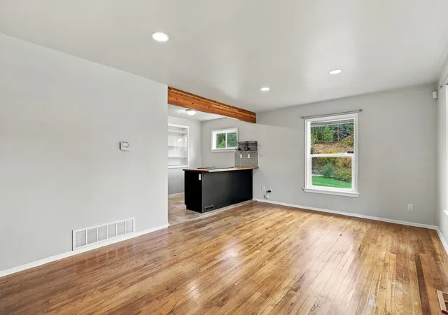 Photo 3 of Single family home for sale at 3204 E 20th Avenue, Spokane, WA 99223 | MLS# 202624935 | Listing updated on 2026-10-05