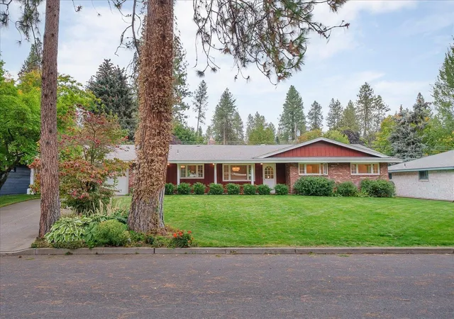 Photo 2 of Single family home for sale at 11121 E 22nd Avenue, Spokane Valley, WA 99206 | MLS# 202624937 | Listing updated on 2026-10-05