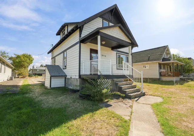 Photo 3 of Single family home for sale at 3918 N Maple St, Spokane, WA 99205 | MLS# 202624941 | Listing updated on 2026-10-05