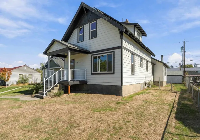 Photo 3 of Single family home for sale at 3918 N Maple St, Spokane, WA 99205 | MLS# 202624941 | Listing updated on 2026-10-05