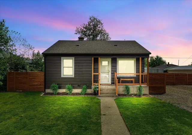 Photo 2 of Sale Pending at 524 E Garland Ave, Spokane, WA 99207 | MLS# 202624962 | Listing updated on 2026-10-06