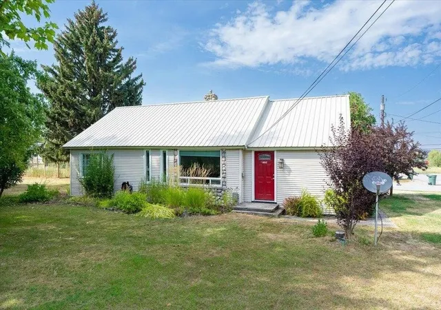 Photo 2 of Single family home for sale at 602 W Washington Ave, Chewelah, WA 99109 | MLS# 202624991 | Listing updated on 2026-10-06
