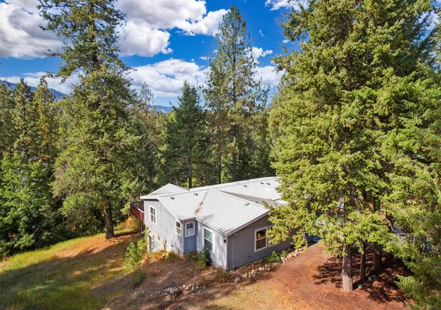 Photo 3 of Manufactured home for sale at 131 Finnila Dr, Newport, WA 99156 | MLS# 202625016 | Listing updated on 2026-09-30