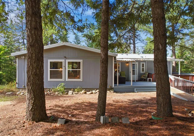 Photo 3 of Manufactured home for sale at 131 Finnila Dr, Newport, WA 99156 | MLS# 202625016 | Listing updated on 2026-09-30