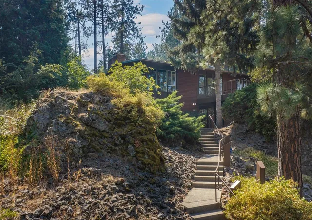 Photo 3 of Sale Pending at 710 E 12th Avenue, Spokane, WA 99202 | MLS# 202625019 | Listing updated on 2026-10-05