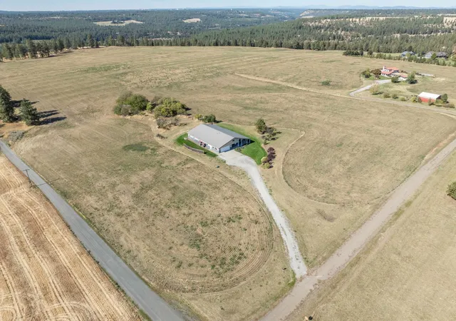Photo 2 of Single family home for sale at 3017 E Moran Vista Ln, Spokane, WA 99223 | MLS# 202625021 | Listing updated on 2026-10-07