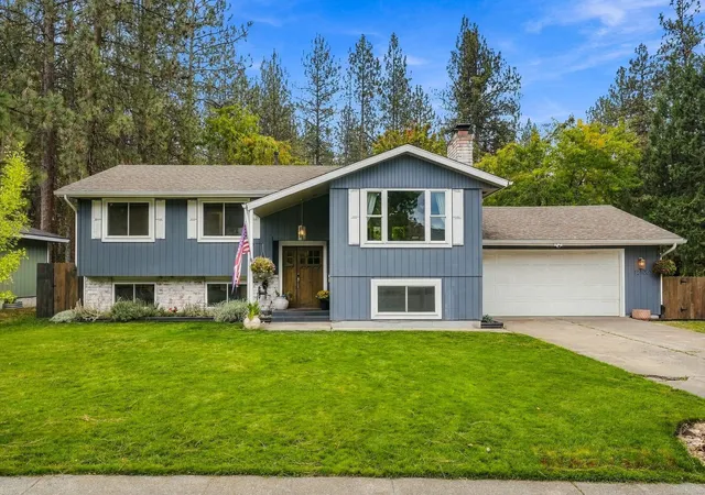 Photo 1 of Single family home for sale at 12106 N Fairwood Dr, Spokane, WA 99218 | MLS# 202625025 | Listing updated on 2026-10-07