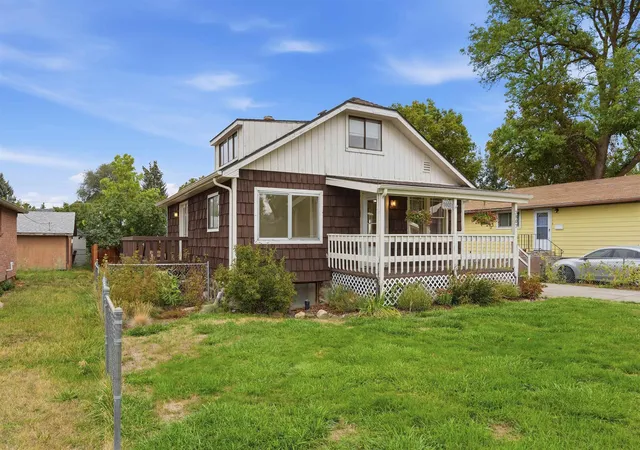 Photo 3 of Single family home for sale at 3807 E 26th Avenue, Spokane, WA 99223 | MLS# 202625026 | Listing updated on 2026-10-07