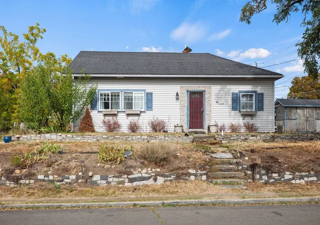 Photo 2 of Sale Pending at 1618 W Lacrosse Ave, Spokane, WA 99205 | MLS# 202625032 | Listing updated on 2026-10-05
