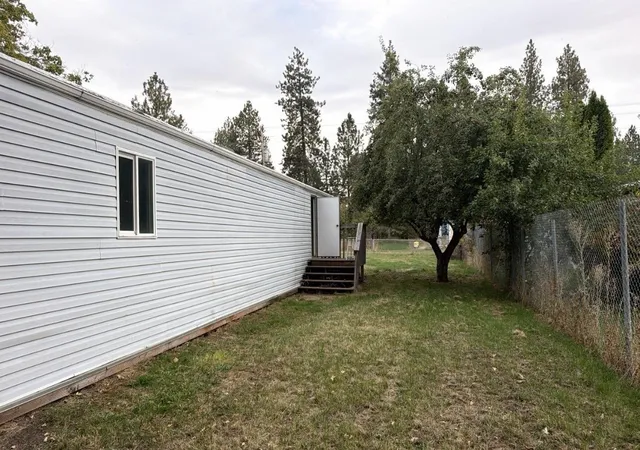 Photo 3 of Manufactured home for sale at 14510 E Belmont Rd, Mica, WA 99023 | MLS# 202625033 | Listing updated on 2026-10-07