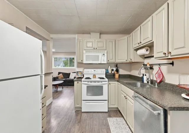 Photo 3 of Single family home for sale at 5812 N Monroe St, Spokane, WA 99205 | MLS# 202625034 | Listing updated on 2026-10-07
