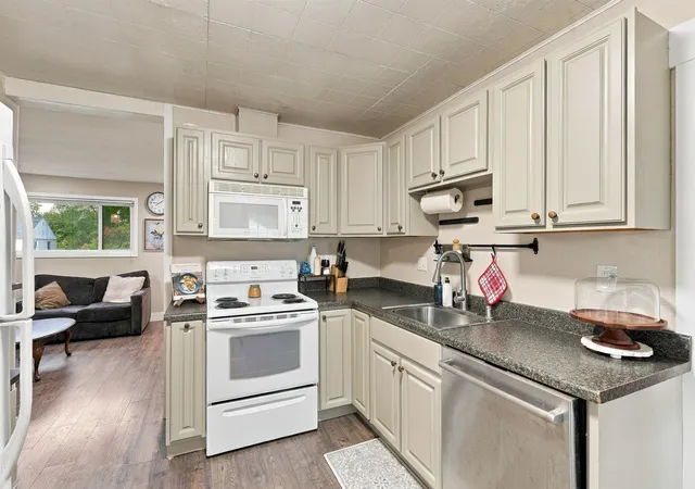 Photo 4 of Single family home for sale at 5812 N Monroe St, Spokane, WA 99205 | MLS# 202625034 | Listing updated on 2026-10-07