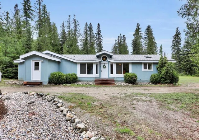 Photo 1 of Manufactured home for sale at 221 Harworth Rd, Newport, WA 99156 | MLS# 202625039 | Listing updated on 2026-10-09