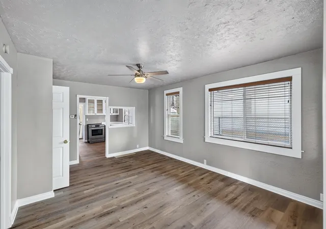 Photo 3 of Single family home for sale at 829 Crown Ave, Spokane, WA 99207 | MLS# 202625043 | Listing updated on 2026-10-07