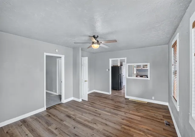 Photo 3 of Single family home for sale at 829 Crown Ave, Spokane, WA 99207 | MLS# 202625043 | Listing updated on 2026-10-07